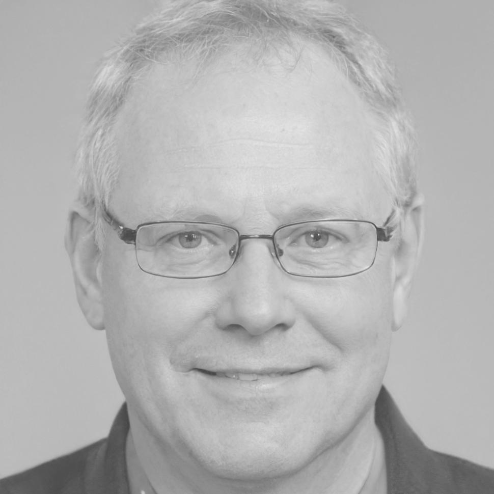 Dr. Michael Finanz, Senior Finanzstratege